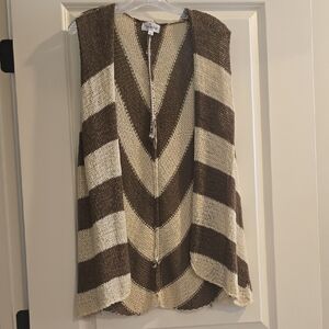 Elegant Brown and Cream Chevron Cardigan